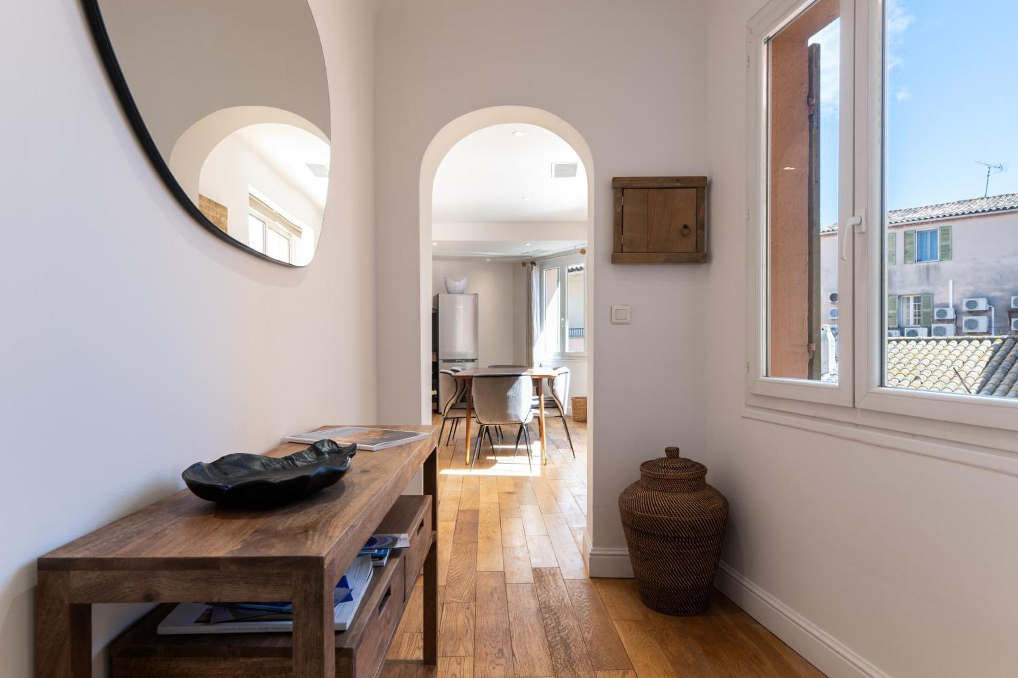 Appartement Place Des Lices Σαιν-Τροπέ Εξωτερικό φωτογραφία